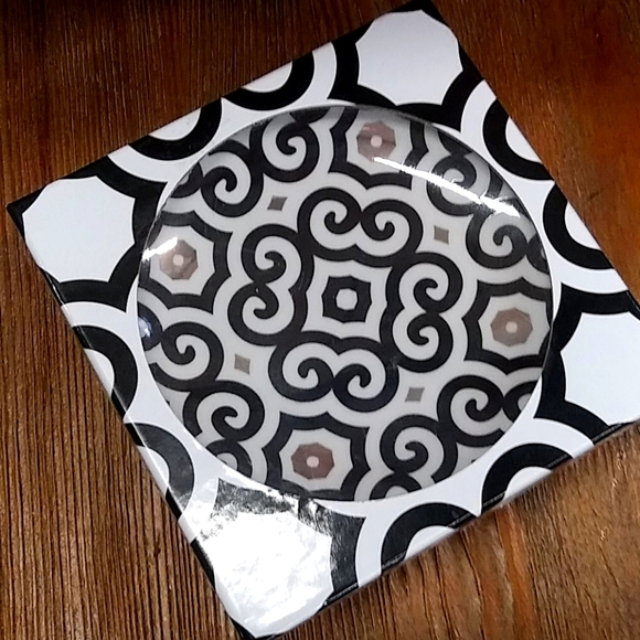 Macy's Other - Beautiful Dessert plates